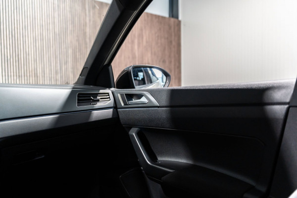 Volkswagen Taigo 1.5 TSI R-Line DSG PANO IQ CAMERA