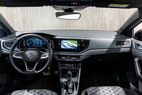 Volkswagen Taigo 1.5 TSI R-Line DSG PANO IQ CAMERA