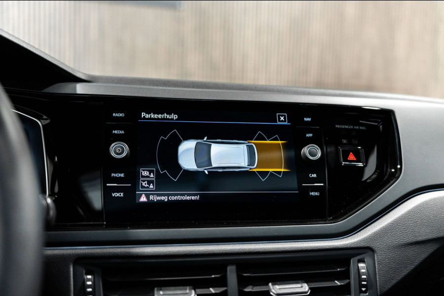 Volkswagen Taigo 1.5 TSI R-Line DSG PANO IQ CAMERA