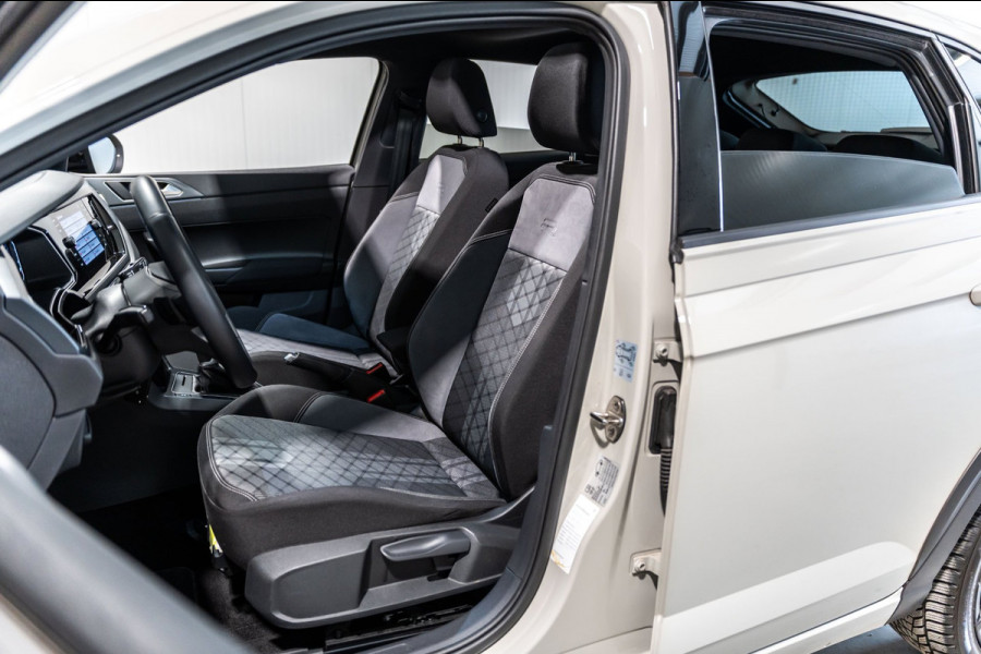 Volkswagen Taigo 1.5 TSI R-Line DSG PANO IQ CAMERA