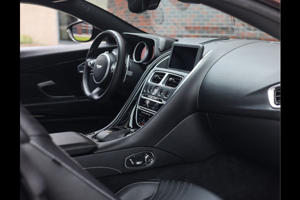 Aston Martin DB11 4.0 V8