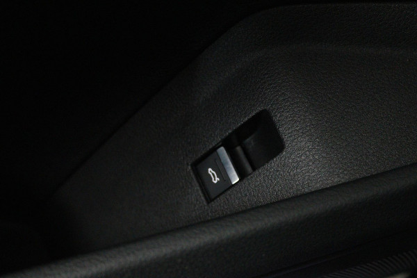 Audi e-tron Sportback 50 quattro S edition 71 kWh 93% SOH (PANORAMADAK, STOELVERWARMING, CAMERA, CARPLAY, ELEKT. STOELEN)