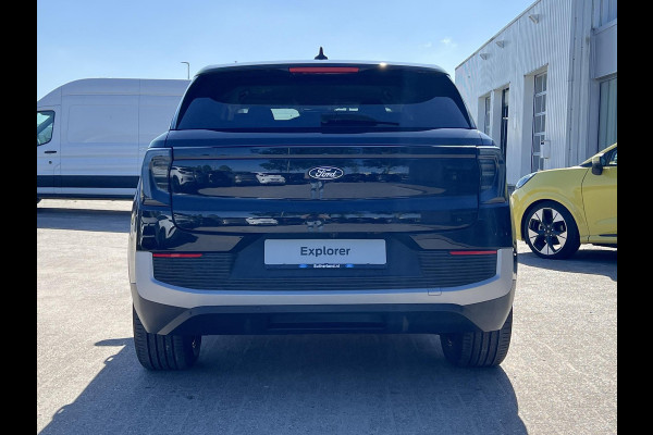 Ford Explorer Extended Range RWD 77 kWh Ford Voorraad | Adaptieve cruise control | Stuurwiel verwarming | stoelverwarming | Achteruitrijcamera