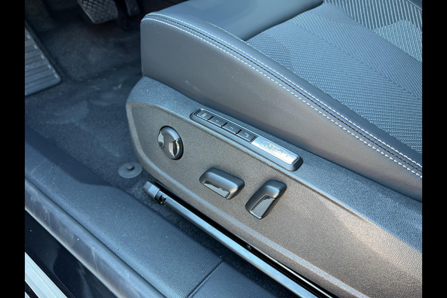 Ford Explorer Extended Range RWD 77 kWh Ford Voorraad | Adaptieve cruise control | Stuurwiel verwarming | stoelverwarming | Achteruitrijcamera