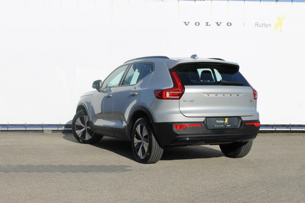Volvo XC40 B3 177pk Automaat Plus Dark Google infotainment / Elektrisch verstelbare voorstoelen met geheugen voor de bestuurdersstoel / Stoel en stuurwielverwarming/ Harman Kardon Audio