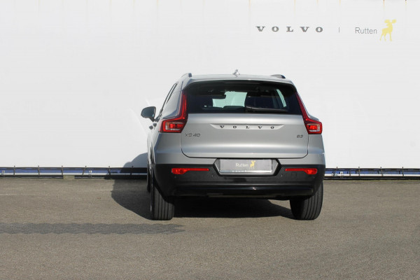 Volvo XC40 B3 177pk Automaat Plus Dark Google infotainment / Elektrisch verstelbare voorstoelen met geheugen voor de bestuurdersstoel / Stoel en stuurwielverwarming/ Harman Kardon Audio