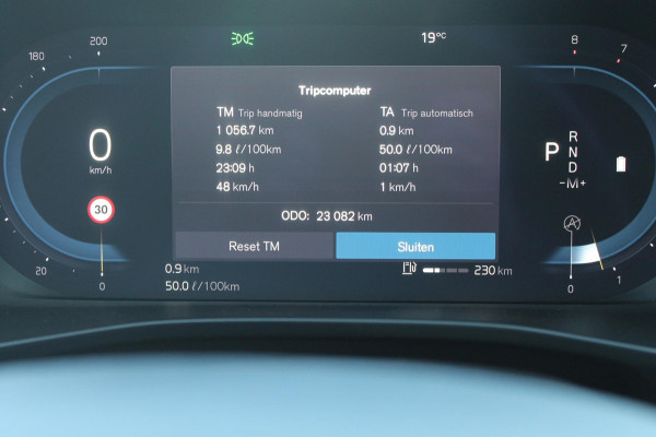 Volvo XC40 B3 177pk Automaat Plus Dark Google infotainment / Elektrisch verstelbare voorstoelen met geheugen voor de bestuurdersstoel / Stoel en stuurwielverwarming/ Harman Kardon Audio