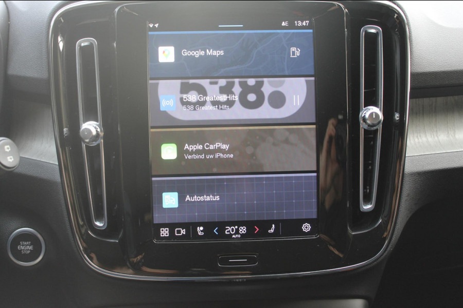 Volvo XC40 B3 177pk Automaat Plus Dark Google infotainment / Elektrisch verstelbare voorstoelen met geheugen voor de bestuurdersstoel / Stoel en stuurwielverwarming/ Harman Kardon Audio