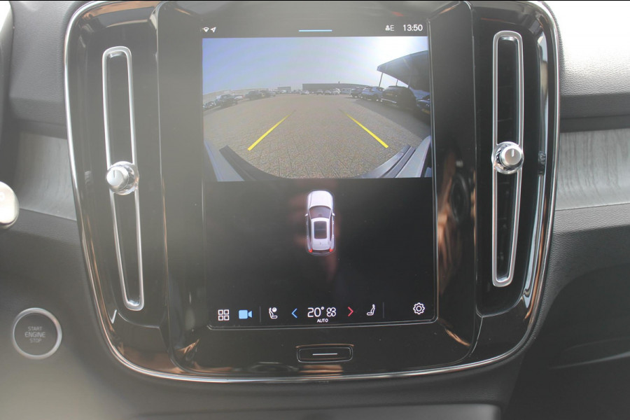 Volvo XC40 B3 177pk Automaat Plus Dark Google infotainment / Elektrisch verstelbare voorstoelen met geheugen voor de bestuurdersstoel / Stoel en stuurwielverwarming/ Harman Kardon Audio