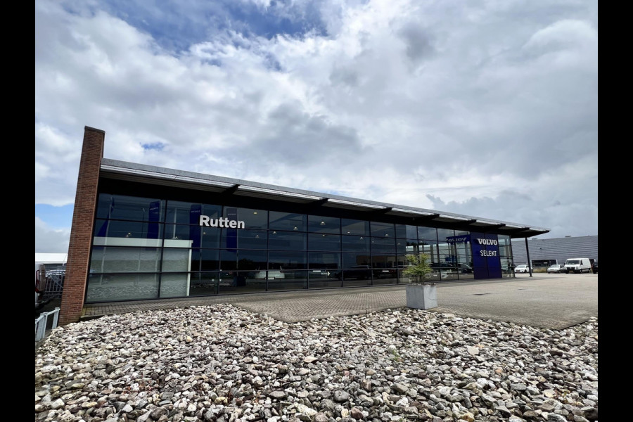 Volvo XC40 B3 177pk Automaat Plus Dark Google infotainment / Elektrisch verstelbare voorstoelen met geheugen voor de bestuurdersstoel / Stoel en stuurwielverwarming/ Harman Kardon Audio