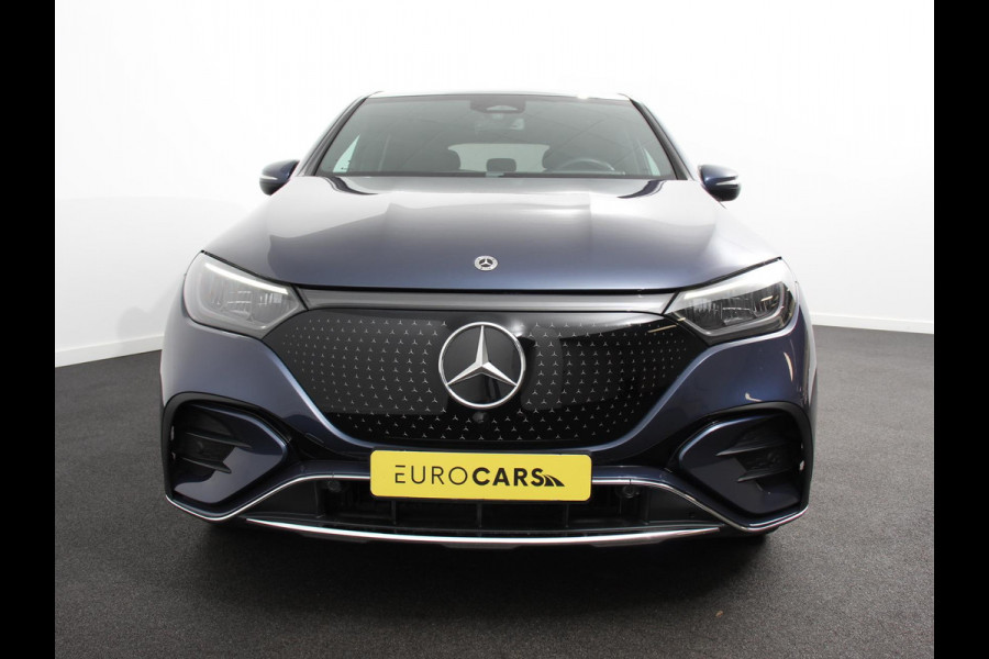 Mercedes-Benz EQE SUV 350 SUV AMG Line Advanced Plus Climate control Adaptieve cruise control Parkeersensoren Achteruitrijcamera Sfeerverlichting Stoelverwarming Keyless LED Navigatie