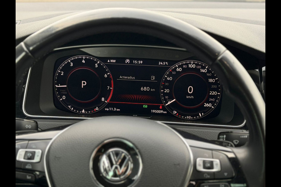 Volkswagen Golf 7.5 1.5 TSI AUTOMAAT Highline, digitaal cockpit, groot navigatie, vele opties, NL auto met nap
