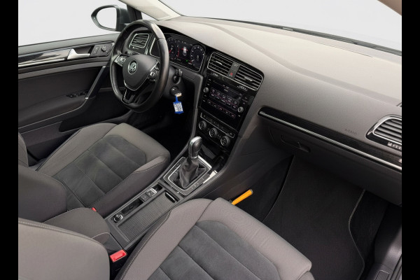 Volkswagen Golf 7.5 1.5 TSI AUTOMAAT Highline, digitaal cockpit, groot navigatie, vele opties, NL auto met nap