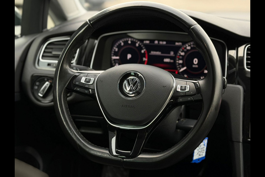 Volkswagen Golf 7.5 1.5 TSI AUTOMAAT Highline, digitaal cockpit, groot navigatie, vele opties, NL auto met nap