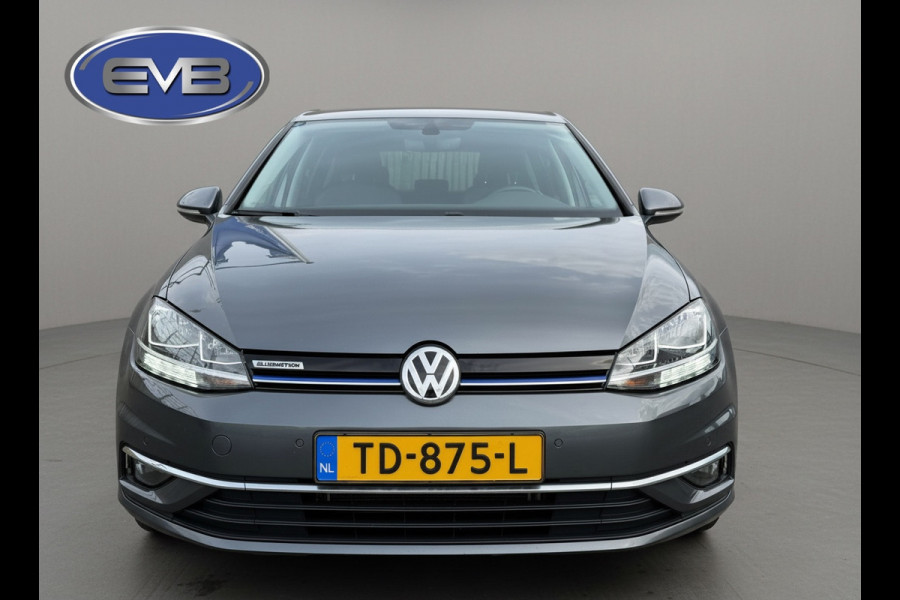 Volkswagen Golf 7.5 1.5 TSI AUTOMAAT Highline, digitaal cockpit, groot navigatie, vele opties, NL auto met nap