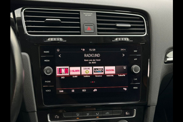 Volkswagen Golf 7.5 1.5 TSI AUTOMAAT Highline, digitaal cockpit, groot navigatie, vele opties, NL auto met nap