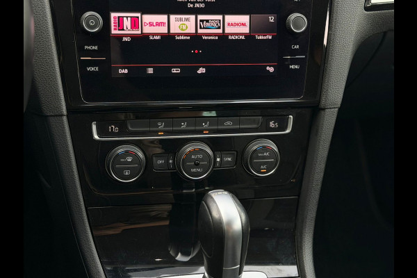 Volkswagen Golf 7.5 1.5 TSI AUTOMAAT Highline, digitaal cockpit, groot navigatie, vele opties, NL auto met nap