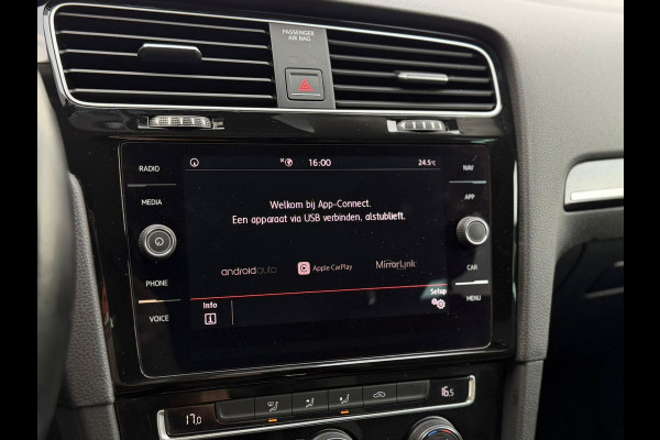 Volkswagen Golf 7.5 1.5 TSI AUTOMAAT Highline, digitaal cockpit, groot navigatie, vele opties, NL auto met nap