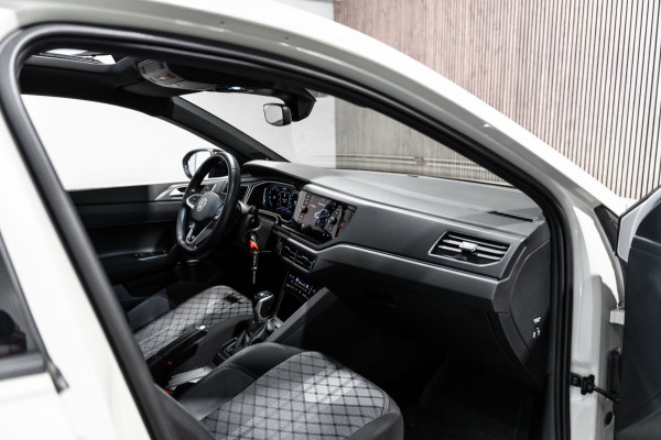 Volkswagen Taigo 1.0 TSI R-Line DSG PANO IQ BEATS