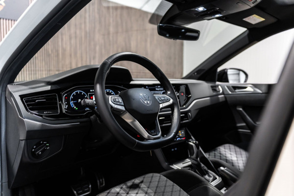 Volkswagen Taigo 1.0 TSI R-Line DSG PANO IQ BEATS