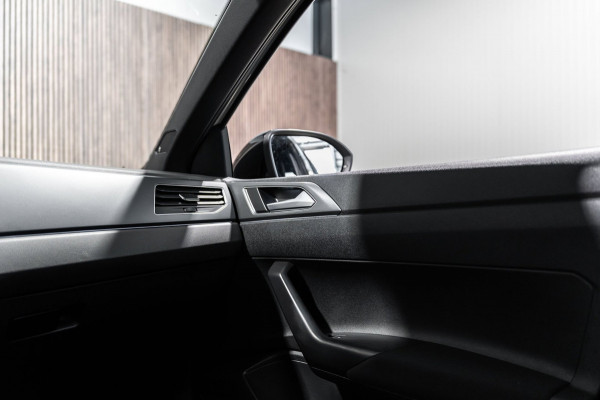 Volkswagen Taigo 1.0 TSI R-Line DSG PANO IQ BEATS