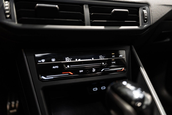 Volkswagen Taigo 1.0 TSI R-Line DSG PANO IQ BEATS