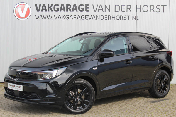 Opel Grandland 1.2-130pk Turbo GS-Line. Zeer nette, sportieve en luxe hoogzitter, slechts 49.000km ! Autm. airco dual, camera, half leder, navigatie, telefoonvoorb, Apple carplay/Android auto, lane- en side assist, cruise control, metallic lak, LM wielen etc.