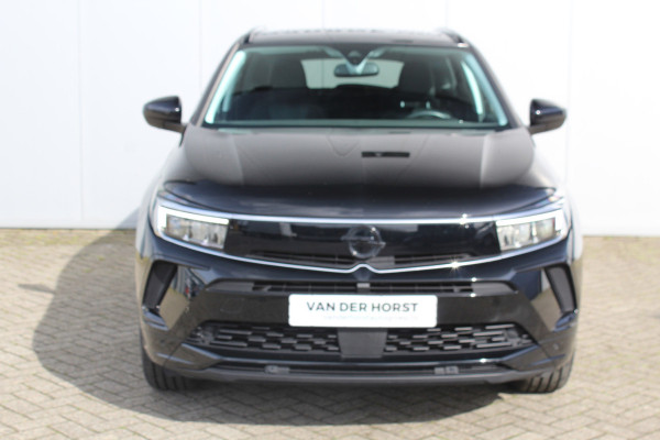 Opel Grandland 1.2-130pk Turbo GS-Line. Zeer nette, sportieve en luxe hoogzitter, slechts 49.000km ! Autm. airco dual, camera, half leder, navigatie, telefoonvoorb, Apple carplay/Android auto, lane- en side assist, cruise control, metallic lak, LM wielen etc.