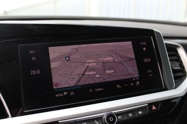 Opel Grandland 1.2-130pk Turbo GS-Line. Zeer nette, sportieve en luxe hoogzitter, slechts 49.000km ! Autm. airco dual, camera, half leder, navigatie, telefoonvoorb, Apple carplay/Android auto, lane- en side assist, cruise control, metallic lak, LM wielen etc.