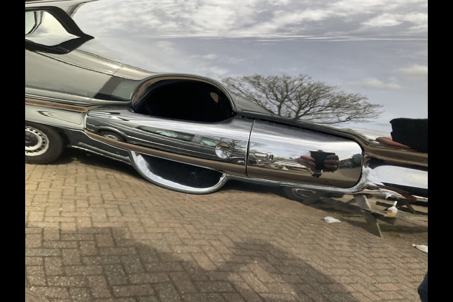 Land Rover Range Rover Sport 5.0 V8 SC SVR 575 Carbon Santorini Black 22" Full Package