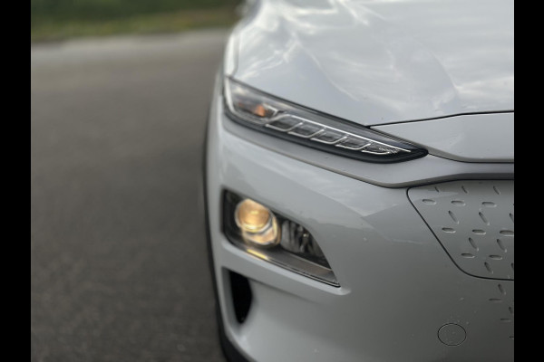 Hyundai Kona EV Fashion Sky 64 kWh | SOH: 96,4% | Dode Hoek Detectie | ACC | Pano | Camera |