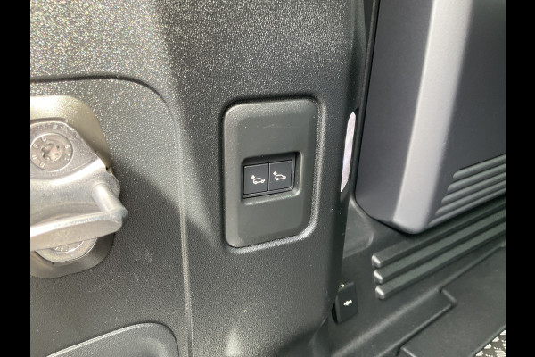 Land Rover Defender 2.0 D240 110 360°Cam Carplay Memory Trekhaak(3500)