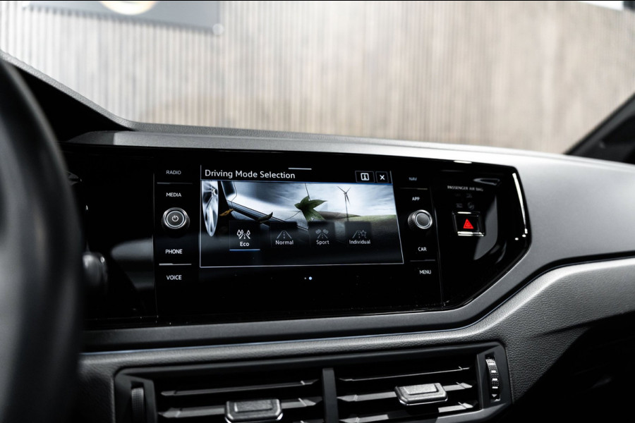 Volkswagen Taigo 1.5 TSI R-Line IQ DSG PANO CAMERA FULL OPTIES