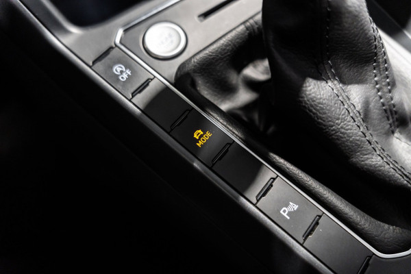 Volkswagen Taigo 1.5 TSI R-Line IQ DSG PANO CAMERA FULL OPTIES