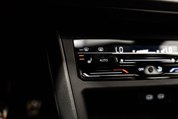 Volkswagen Taigo 1.5 TSI R-Line IQ DSG PANO CAMERA FULL OPTIES