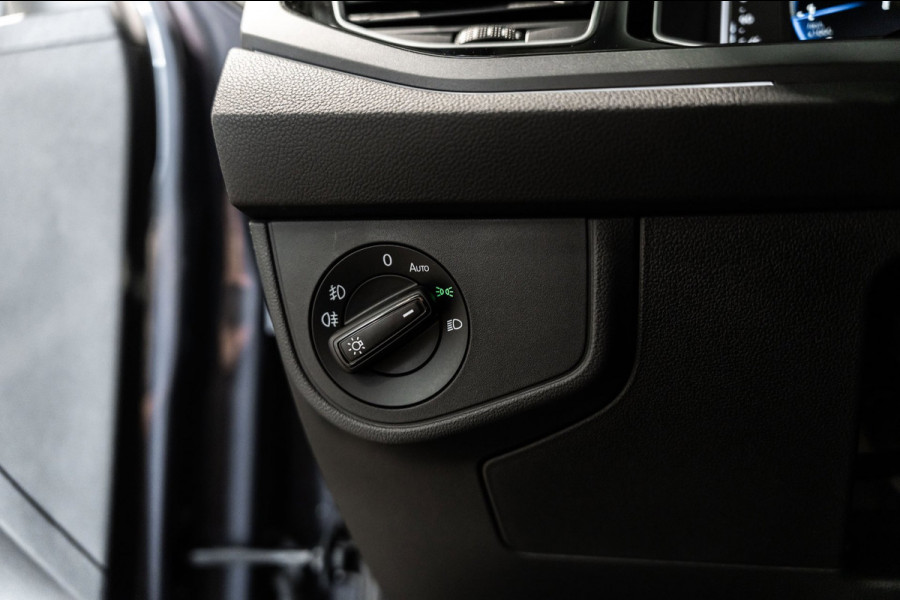 Volkswagen Taigo 1.5 TSI R-Line IQ DSG PANO CAMERA FULL OPTIES