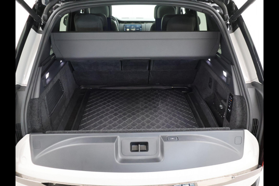 Land Rover Range Rover SV 3.0 P550e PHEV SV - ORIG. NL BORASCO GREY + REAR ENTERTAINMENT | SV INTREPID EXTERIEUR | TREKHAAK