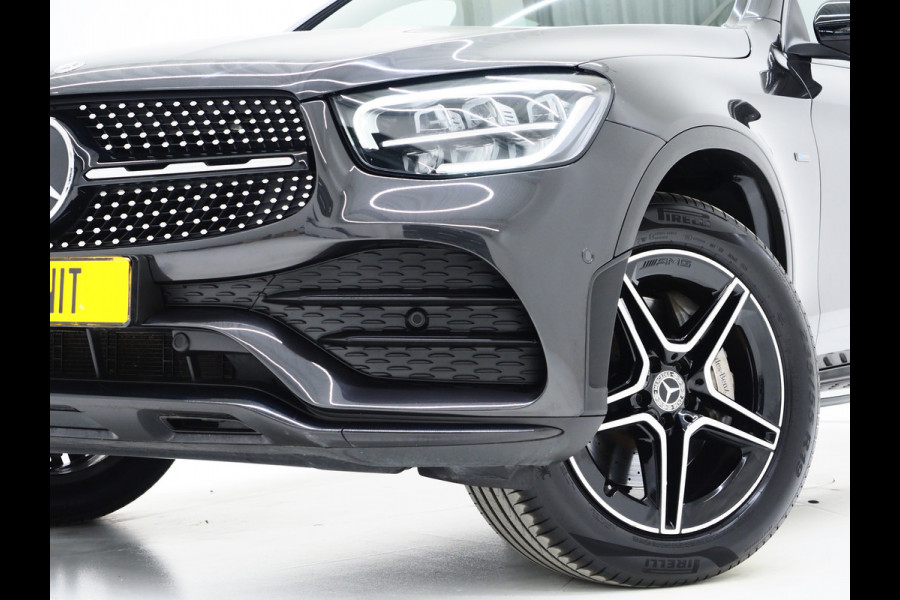Mercedes-Benz GLC 300e 4MATIC AMG Full Black | Panoramadak | Treeplanken | Camera | Virtual | Sportstuur | Cruise | DAB | Carplay