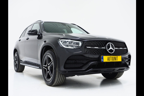 Mercedes-Benz GLC 300e 4MATIC AMG Full Black | Panoramadak | Treeplanken | Camera | Virtual | Sportstuur | Cruise | DAB | Carplay