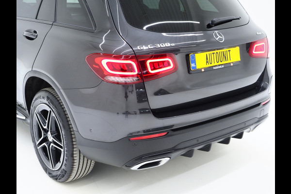 Mercedes-Benz GLC 300e 4MATIC AMG Full Black | Panoramadak | Treeplanken | Camera | Virtual | Sportstuur | Cruise | DAB | Carplay
