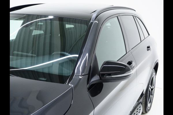 Mercedes-Benz GLC 300e 4MATIC AMG Full Black | Panoramadak | Treeplanken | Camera | Virtual | Sportstuur | Cruise | DAB | Carplay