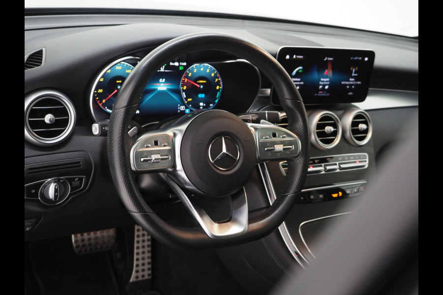 Mercedes-Benz GLC 300e 4MATIC AMG Full Black | Panoramadak | Treeplanken | Camera | Virtual | Sportstuur | Cruise | DAB | Carplay