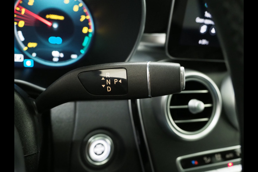 Mercedes-Benz GLC 300e 4MATIC AMG Full Black | Panoramadak | Treeplanken | Camera | Virtual | Sportstuur | Cruise | DAB | Carplay