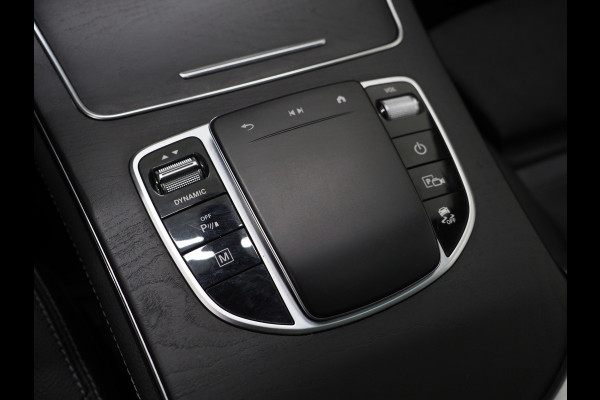 Mercedes-Benz GLC 300e 4MATIC AMG Full Black | Panoramadak | Treeplanken | Camera | Virtual | Sportstuur | Cruise | DAB | Carplay