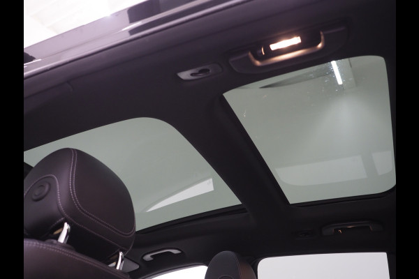 Mercedes-Benz GLC 300e 4MATIC AMG Full Black | Panoramadak | Treeplanken | Camera | Virtual | Sportstuur | Cruise | DAB | Carplay