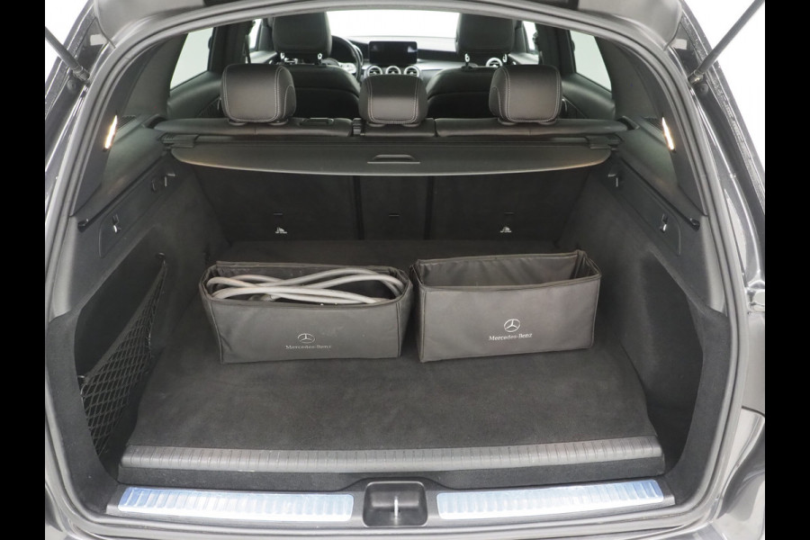 Mercedes-Benz GLC 300e 4MATIC AMG Full Black | Panoramadak | Treeplanken | Camera | Virtual | Sportstuur | Cruise | DAB | Carplay