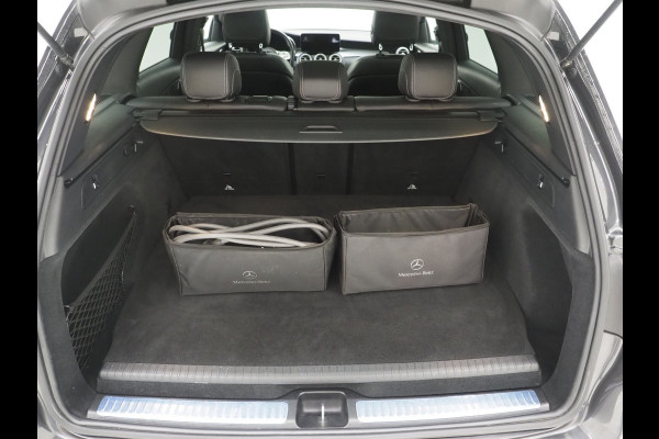 Mercedes-Benz GLC 300e 4MATIC AMG Full Black | Panoramadak | Treeplanken | Camera | Virtual | Sportstuur | Cruise | DAB | Carplay