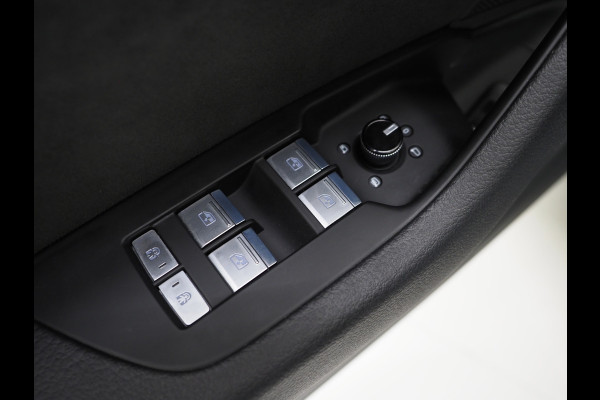 Audi A6 Avant 55 TFSI e quattro Full Black | Panoramadak | B&O Audio | Trekhaak | HUD | Leder | Keyless | Sfeerlicht | Carplay