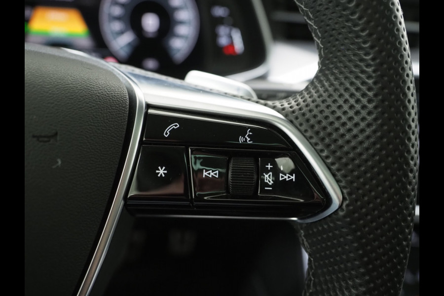 Audi A6 Avant 55 TFSI e quattro Full Black | Panoramadak | B&O Audio | Trekhaak | HUD | Leder | Keyless | Sfeerlicht | Carplay