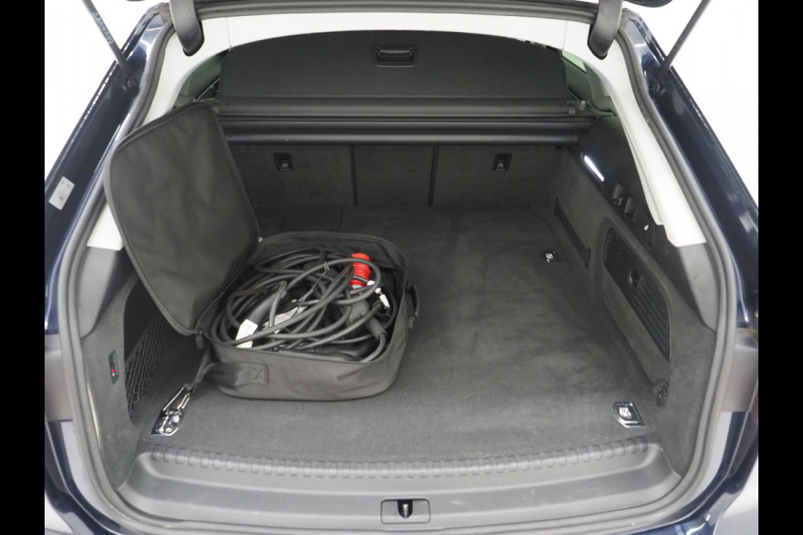 Audi A6 Avant 55 TFSI e quattro Full Black | Panoramadak | B&O Audio | Trekhaak | HUD | Leder | Keyless | Sfeerlicht | Carplay